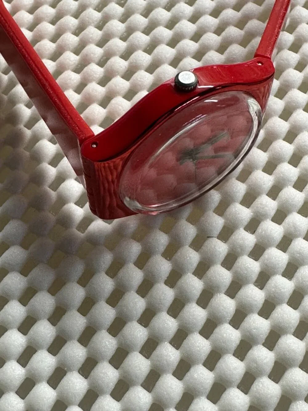 Swatch Watch Intense Red GR160 - Picture 4 of 5